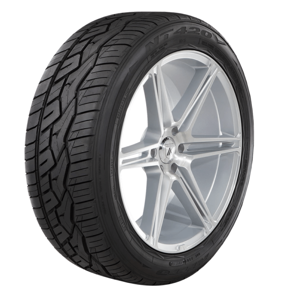 Nitto 275/40R20 106W XL NT420V 28.7 2754020